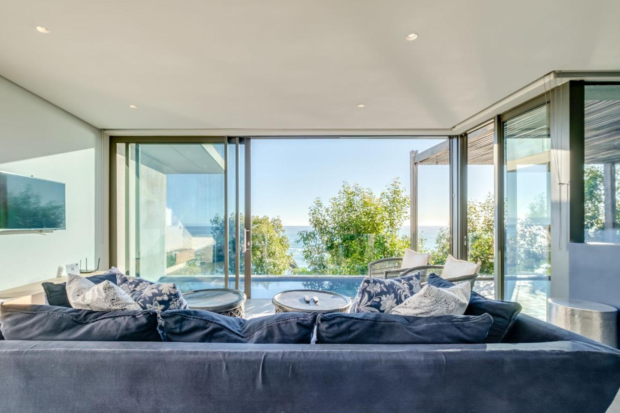 Coral Sea Apartment